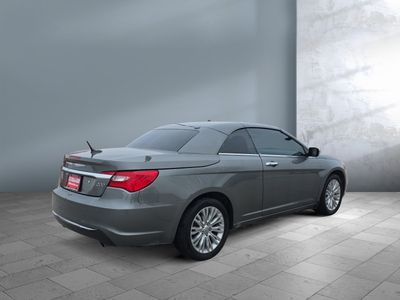 2011 Chrysler 200 - Photo 6
