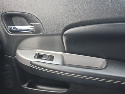 2011 Chrysler 200 - Photo 21
