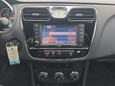 2011 Chrysler 200 - Photo 11