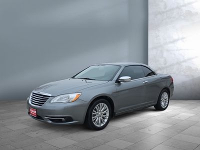 2011 Chrysler 200 - Photo 1