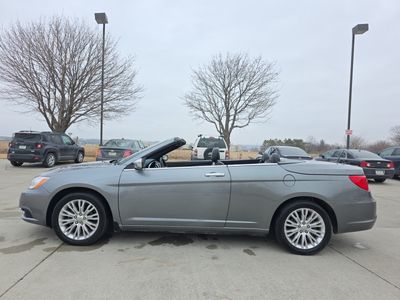 2011 Chrysler 200 - Photo 23