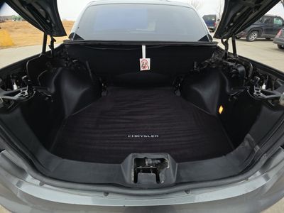 2011 Chrysler 200 - Photo 17
