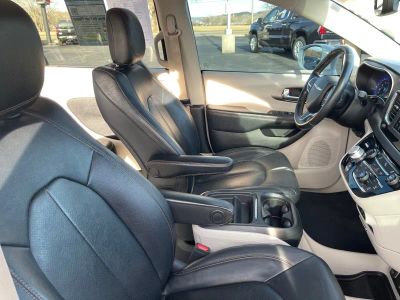 2020 Chrysler Pacifica - Photo 15