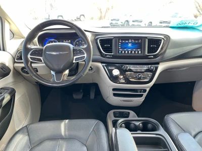 2020 Chrysler Pacifica - Photo 12