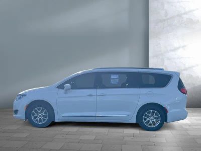 2020 Chrysler Pacifica - Photo 3