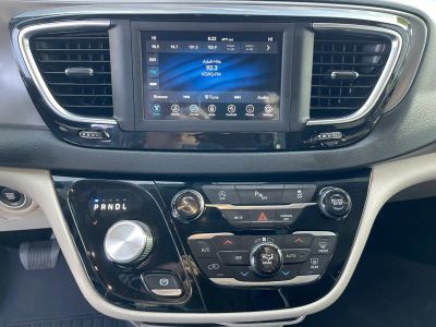 2020 Chrysler Pacifica - Photo 11