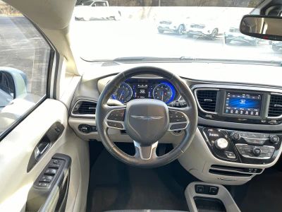 2020 Chrysler Pacifica - Photo 19