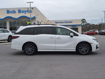 2025 Honda Odyssey - Photo 2