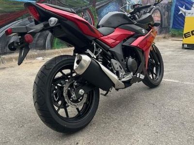 2025 Suzuki GSX250R ABS — side profile view