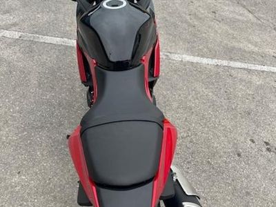 2025 Suzuki GSX250R ABS — detail view