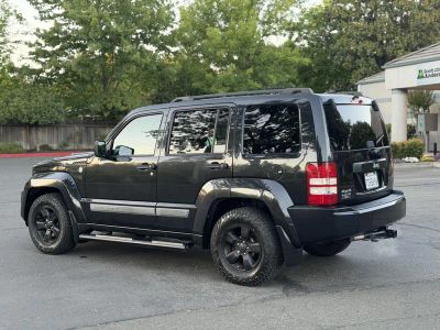 2012 Jeep Liberty — photo 8 view