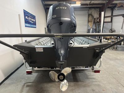 2025 SeaArk 2472 CUB — rear three-quarter view