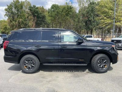 2026 Ford Expedition - Photo 2