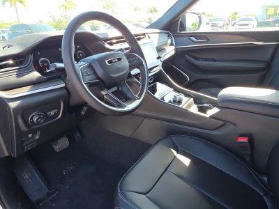 2026 Jeep Grand Cherokee — photo 13 view
