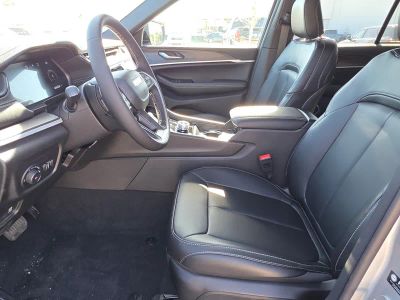2026 Jeep Grand Cherokee — photo 12 view