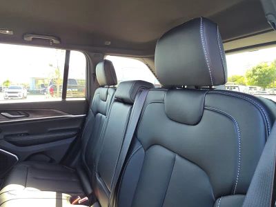 2026 Jeep Grand Cherokee — photo 7 view