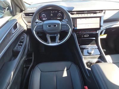 2026 Jeep Grand Cherokee — photo 10 view