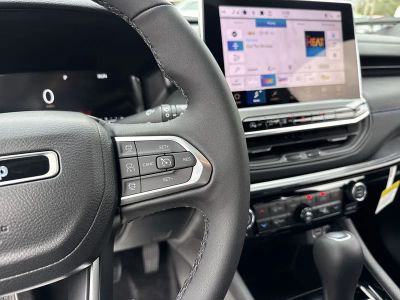 2026 Jeep Compass — photo 15 view