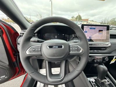 2026 Jeep Compass — photo 13 view