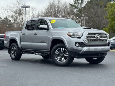 2017 Toyota Tacoma TRD Sport Double Cab - Photo 2