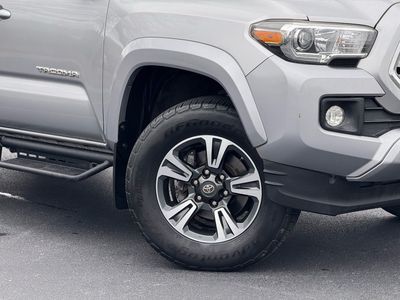 2017 Toyota Tacoma TRD Sport Double Cab - Photo 7