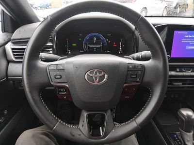 2025 Toyota Camry — photo 12 view