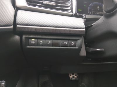 2025 Toyota Camry — photo 13 view