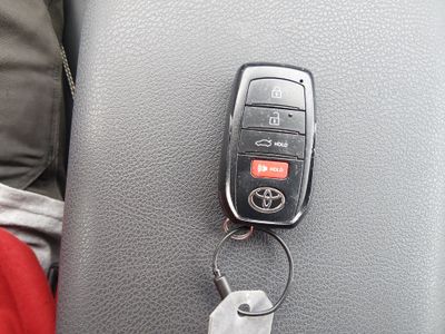 2025 Toyota Camry — photo 15 view