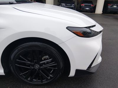 2025 Toyota Camry — photo 10 view