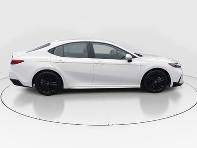 2025 Toyota Camry — photo 8 view