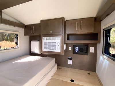 2025 nuCamp TAG XL Black Canyon - Photo 11