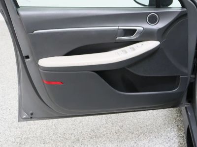 2022 Hyundai Sonata FWD - Photo 12