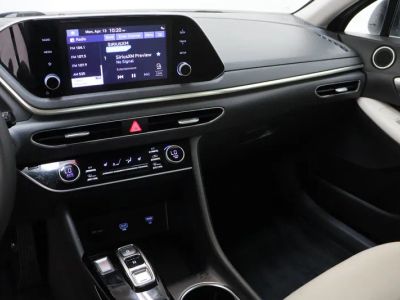 2022 Hyundai Sonata FWD - Photo 16