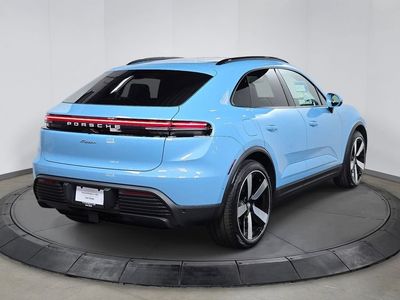 2026 Porsche Macan Electric - Photo 7