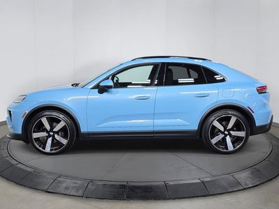 2026 Porsche Macan Electric - Photo 2