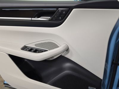 2026 Porsche Macan Electric - Photo 22