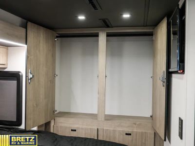 2026 Grand Design Lineage Series F - Photo 40