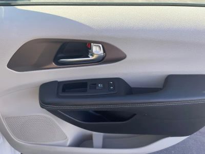 2023 Chrysler Voyager — photo 22 view