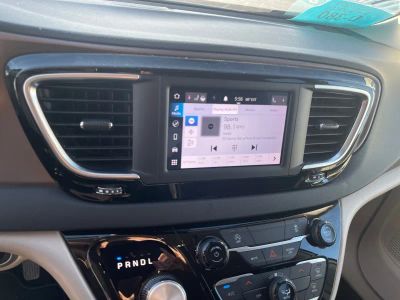 2023 Chrysler Voyager — photo 12 view