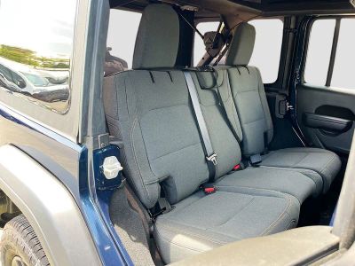 2025 Jeep Wrangler — photo 24 view