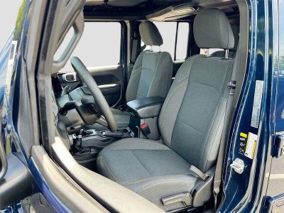 2025 Jeep Wrangler — photo 19 view