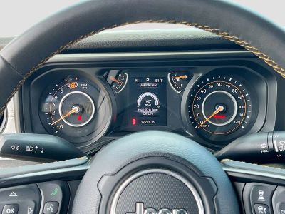 2025 Jeep Wrangler — photo 12 view