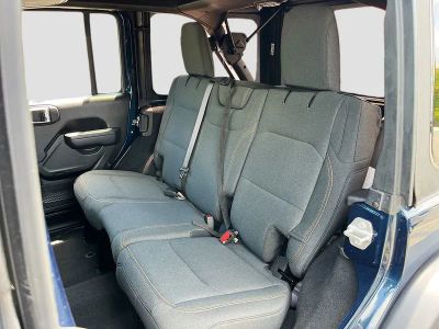 2025 Jeep Wrangler — photo 22 view