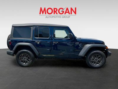 2025 Jeep Wrangler — photo 8 view
