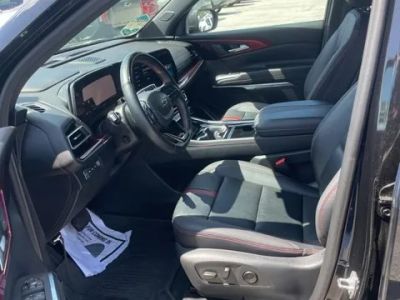 2024 Chevrolet Traverse — photo 11 view