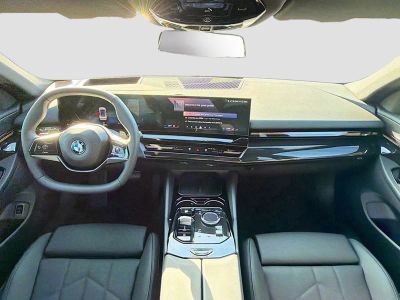 2026 BMW 5 Series — photo 17 view