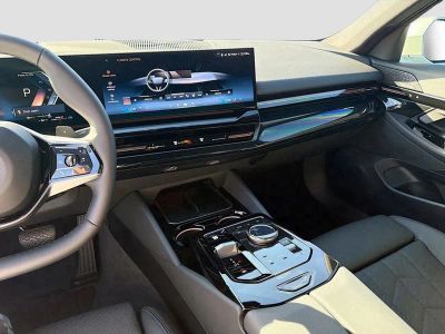 2026 BMW 5 Series — photo 29 view