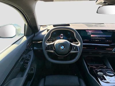2026 BMW 5 Series — photo 18 view