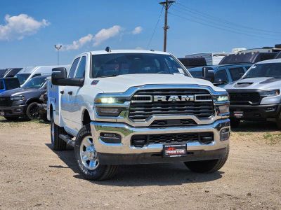 2026 RAM 2500 RAM 2500 TRADESMAN CREW CAB 4X4 8' BOX in Bright White Clear-Coat Exterior Paint — front three-quarter view