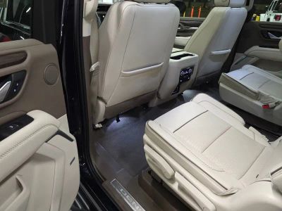 2022 GMC Yukon XL — photo 32 view